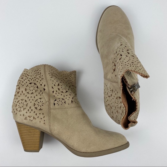 Report Shoes - REPORT Taupe Lace Boots Size 10